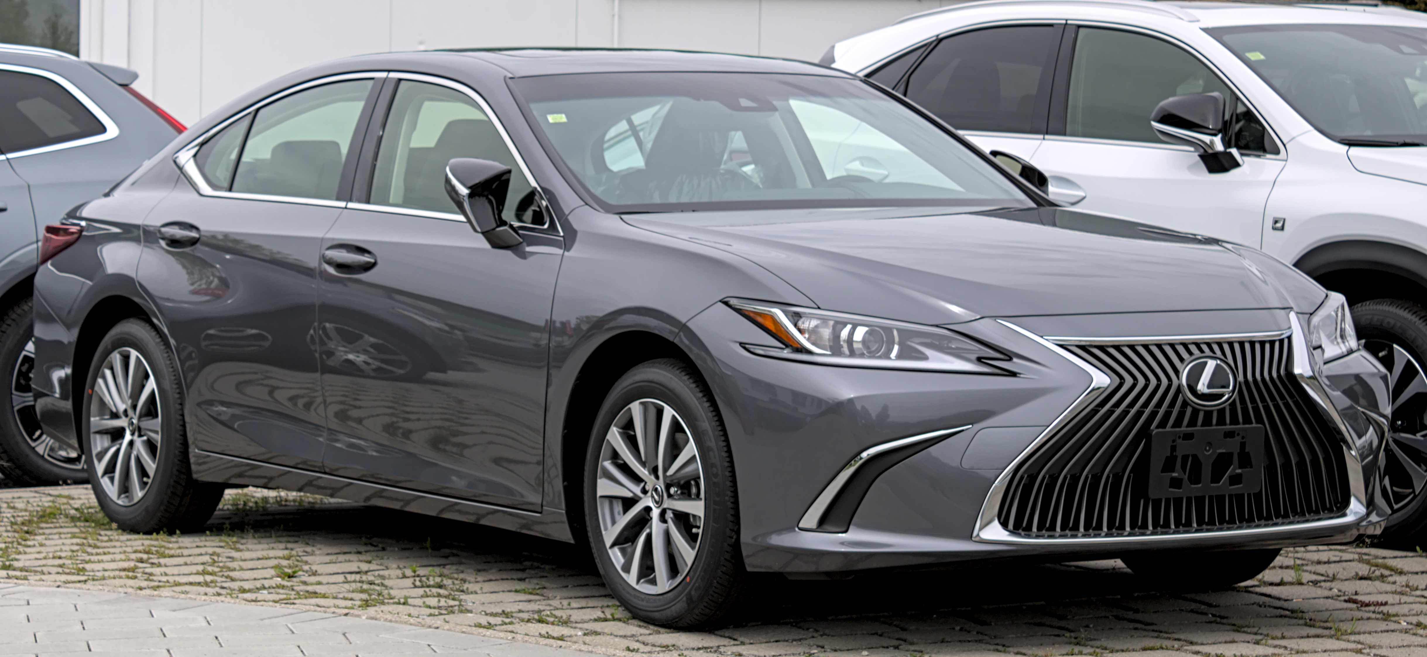  Lexus ES self drive car in Goa